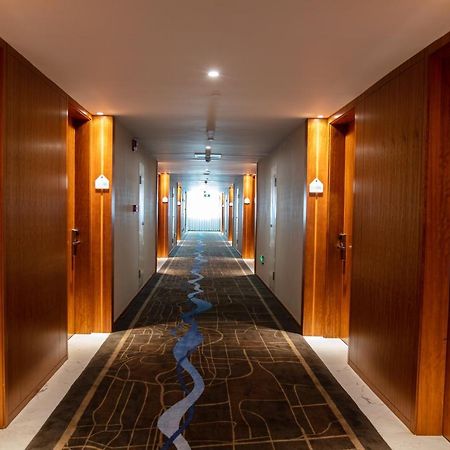 Holiday Inn Express Luoyang Xiyuan Exterior foto